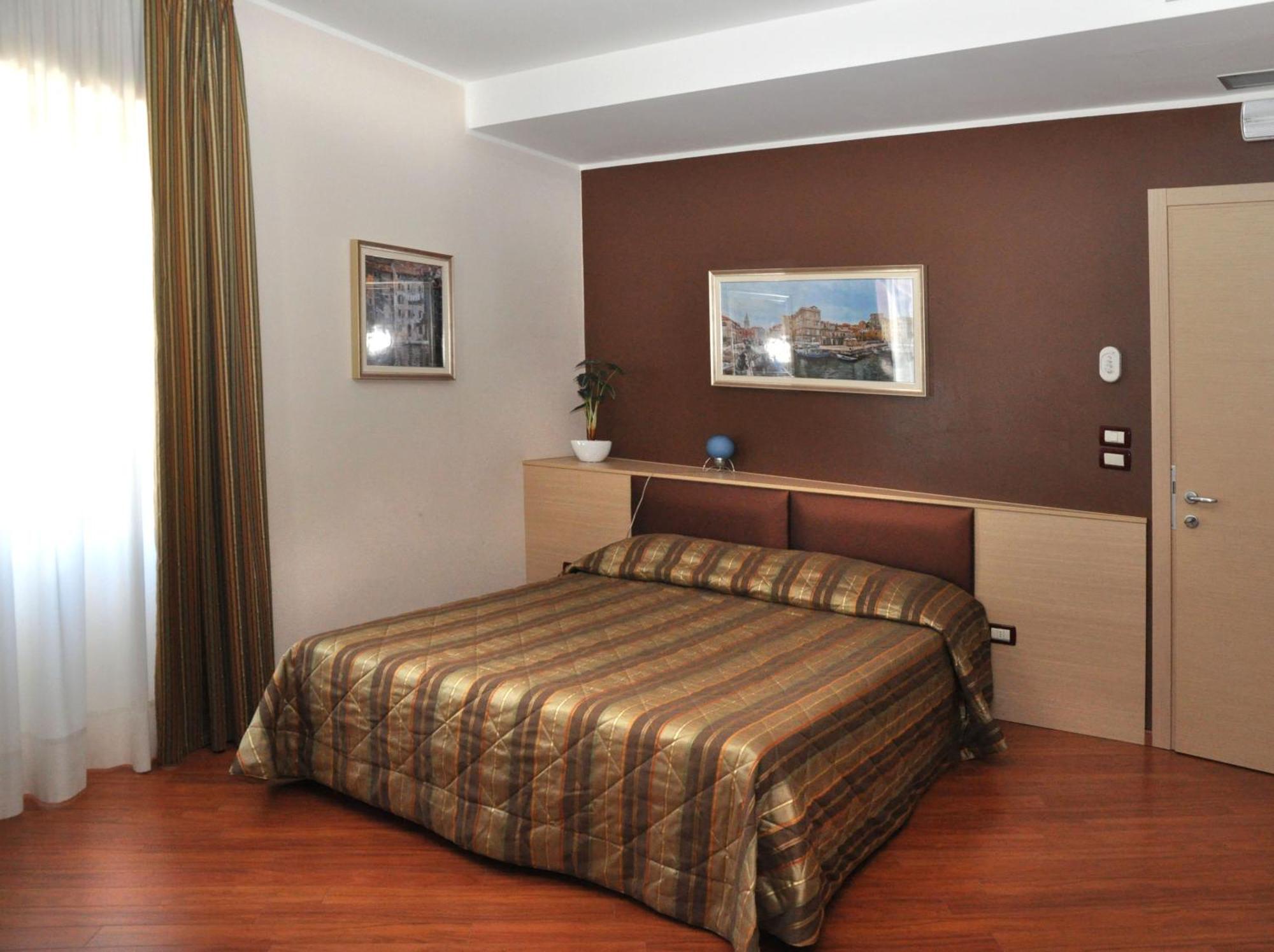 Dulcinea Hotel Múggia Eksteriør bilde